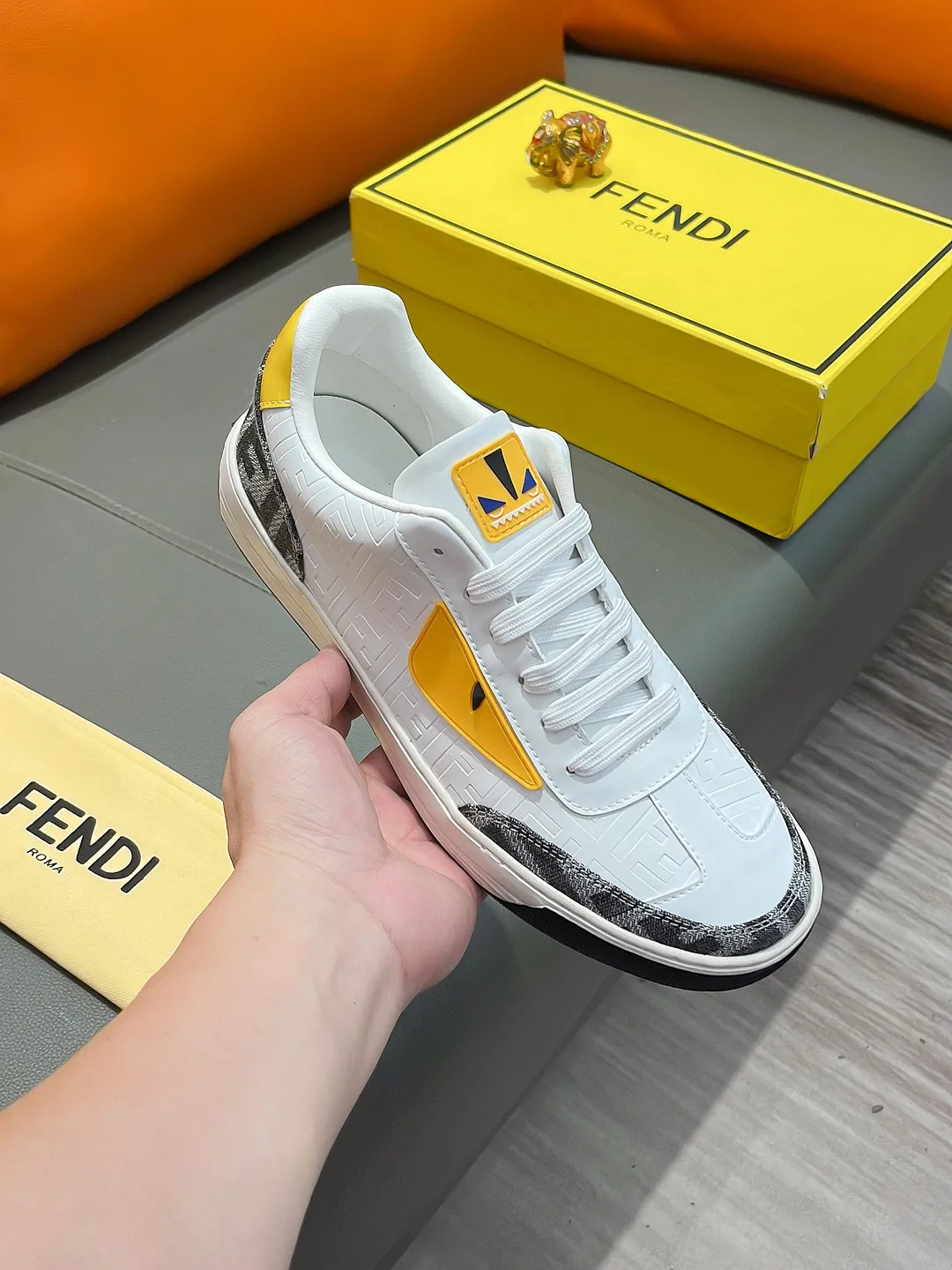Men's shoes FENDI "Fendi" P400 Regular size: 38-44 (casual shoes) Product materials: Selected cowhide upper, soft sheepskin lining; original outsole.